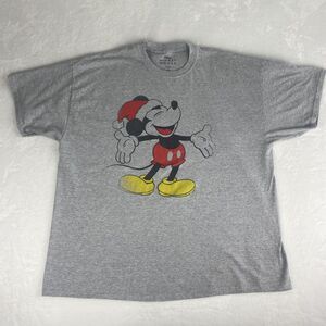Disney Mickey Mouse Christmas Graphic Shirt Adult XXL 2XL Gray Short Sleeve